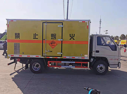 昌宁爆破器材运输车
