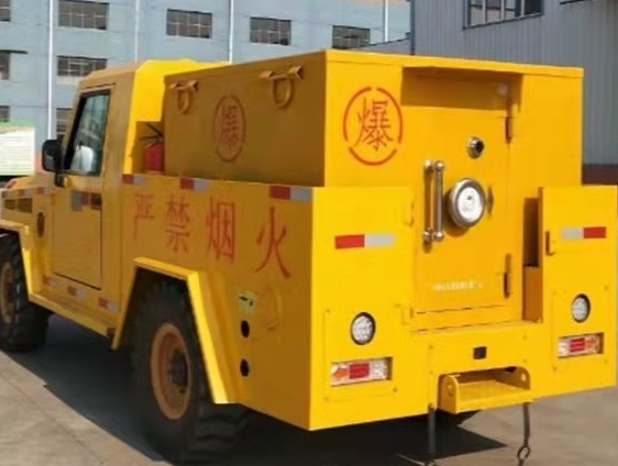 昌宁凯龙爆破器材运输车：保障爆破任务的安全运行